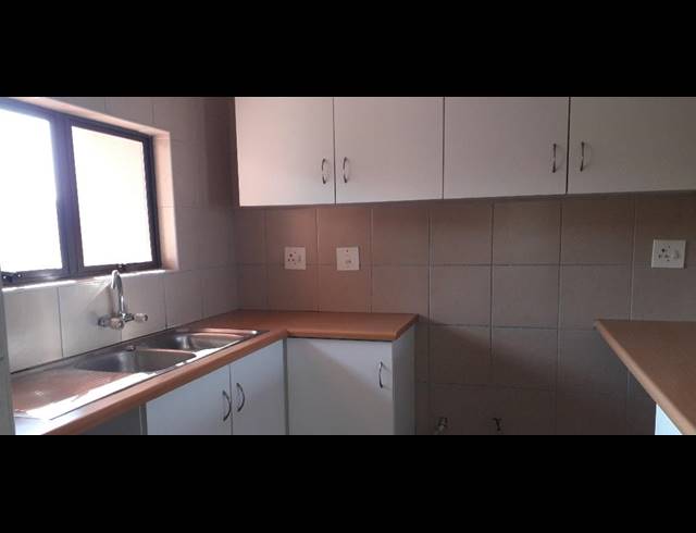 2 BEDROOM FLAT RENTED IN CAVERSHAM GLEN